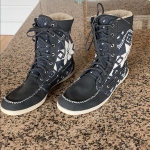 Kensie Girl (ladies) sweater boots size 9 NWT